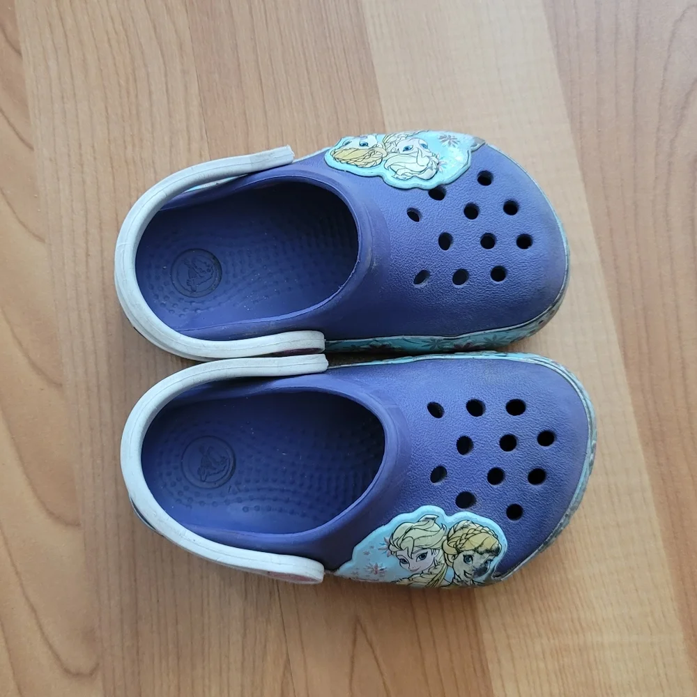 Disney Crocs Toddler kids Frozen Elsa Anna SZ C 6 Purple Water Shoes Fits Sz 4-6